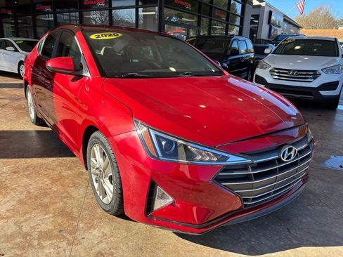 Used 2020 Hyundai Elantra SEL image 1