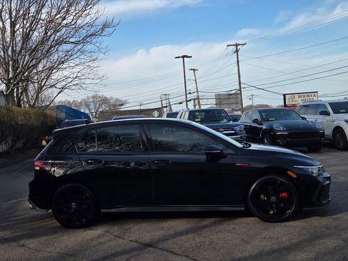 Used 2022 Volkswagen GTI SE FWD image 7