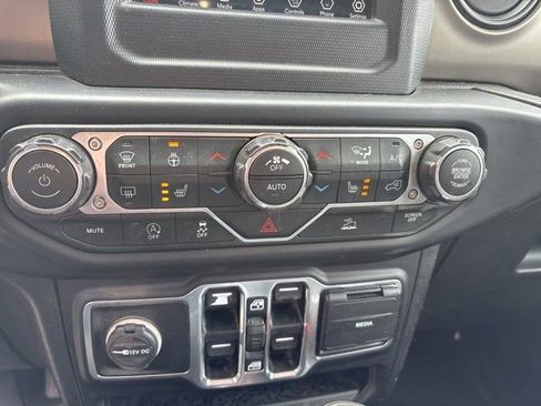 Used 2020 Jeep Gladiator Sport w/ Quick Order Package 24S AWD/4WD image 18
