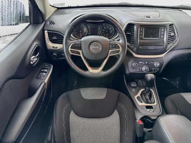 Used 2017 Jeep Cherokee Sport w/ Cold Weather Group AWD/4WD image 19