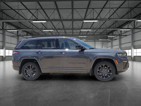 New 2026 Jeep Grand Cherokee Limited AWD/4WD image 5