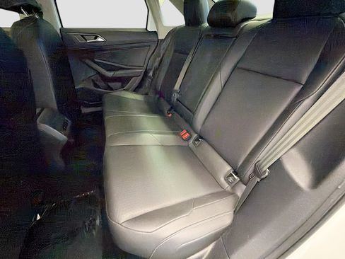 Used 2019 Volkswagen Jetta SE w/ Cold Weather Package image 12