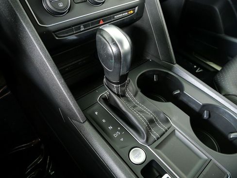 Used 2021 Volkswagen Atlas Cross Sport SE FWD image 16