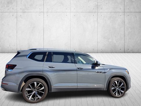 Used 2025 Volkswagen Atlas SEL Premium R-Line image 6
