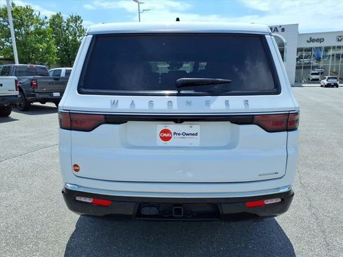 Used 2024 Jeep Wagoneer Series II AWD/4WD image 5
