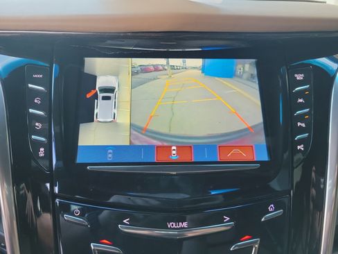 Used 2019 Cadillac Escalade Platinum AWD/4WD image 15