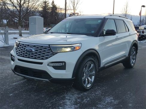 Certified 2020 Ford Explorer Platinum w/ Premium Technology Package image 2