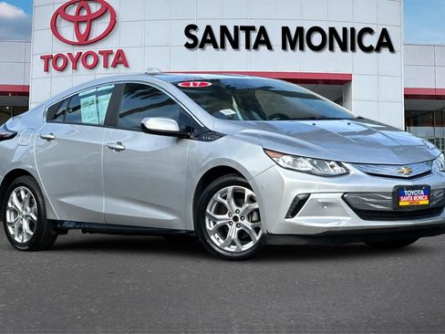 Used 2017 Chevrolet Volt Premier FWD image 2