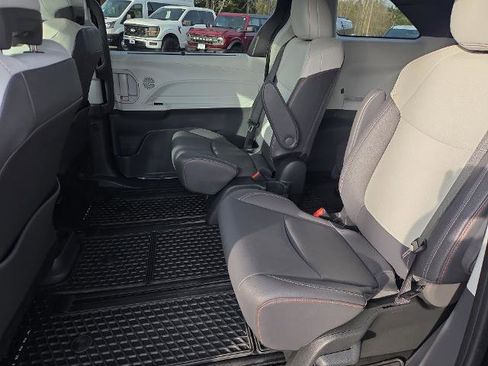 Used 2024 Toyota Sienna XSE AWD/4WD image 16