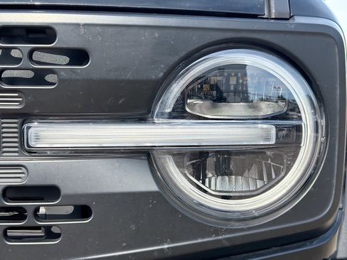 Used 2022 Ford Bronco Badlands image 9