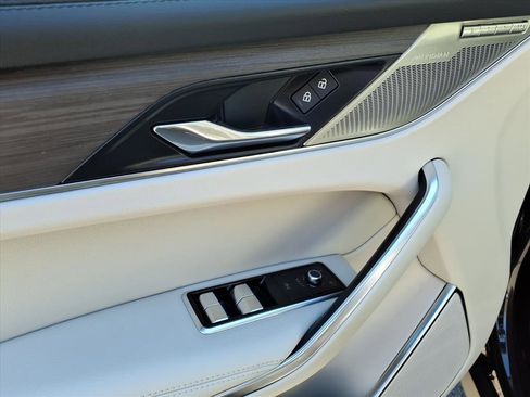 Certified 2023 Jaguar F-PACE S image 10