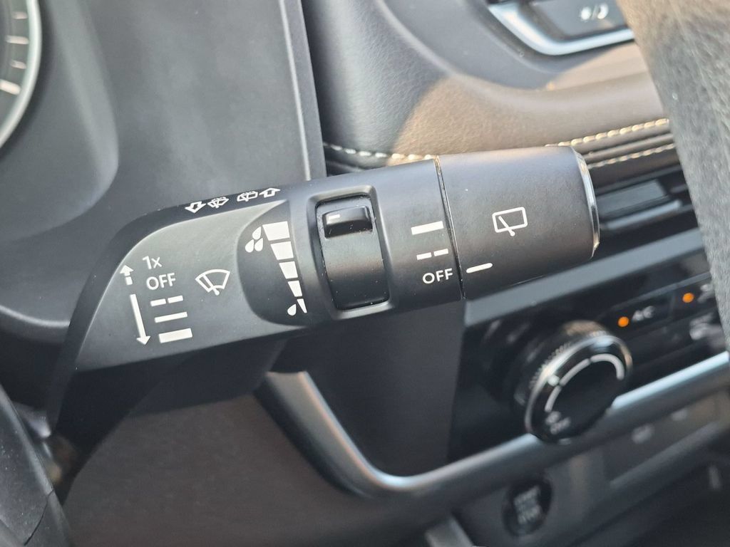Used 2024 Nissan Rogue S AWD/4WD image 21