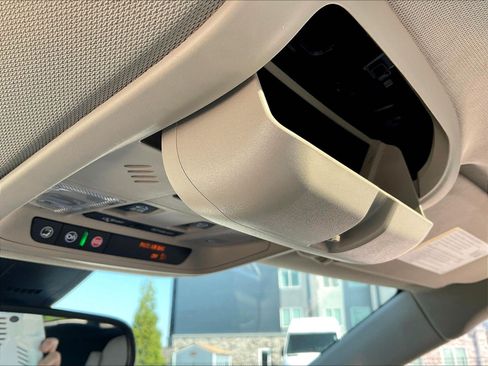 Used 2020 Buick Enclave Premium w/ Sun and Sites Package FWD image 37