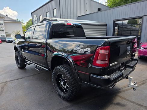 Used 2019 RAM 1500 Laramie w/ Sport Appearance Package AWD/4WD image 11