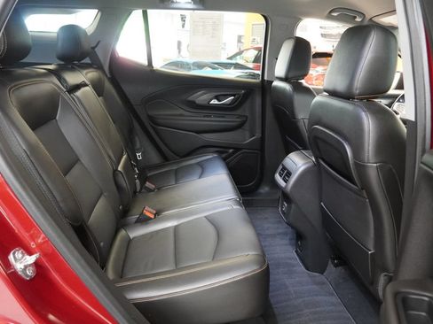Used 2021 GMC Terrain SLT FWD image 32