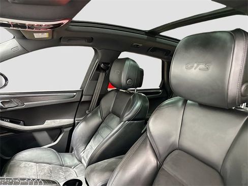 Used 2018 Porsche Macan GTS image 23