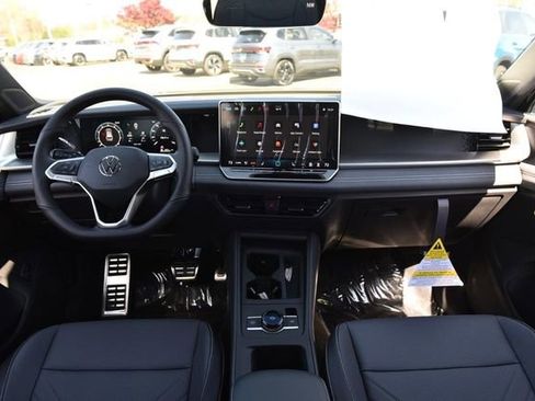 New 2026 Volkswagen Tiguan SE R-Line image 7