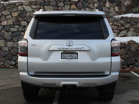 Used 2015 Toyota 4Runner SR5 image 8
