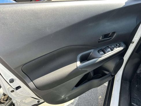 Used 2021 Nissan Kicks S image 16