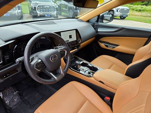 Used 2024 Lexus NX 250 FWD image 14