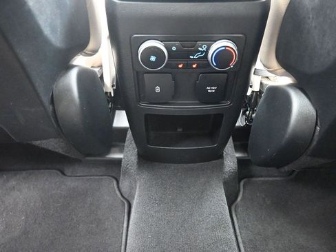 Used 2020 Ford Explorer Limited image 21