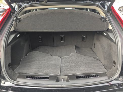 Certified 2023 Cadillac XT4 Premium Luxury w/ Cold Weather Package image 11