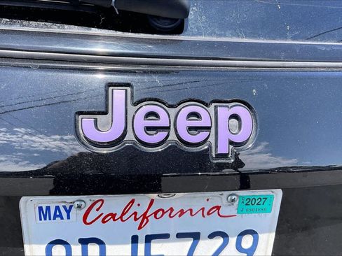 Used 2018 Jeep Compass Latitude w/ Popular Equipment Group FWD image 8