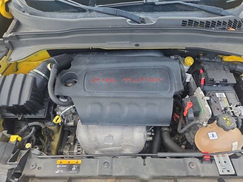 Used 2016 Jeep Renegade Trailhawk AWD/4WD image 31