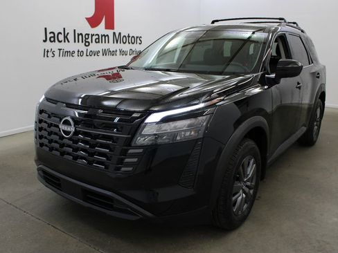 New 2026 Nissan Pathfinder SV FWD image 2