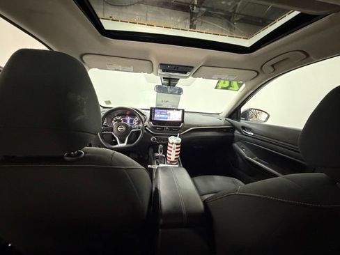 Used 2024 Nissan Altima 2.5 SV w/ SV Premium Package FWD image 17