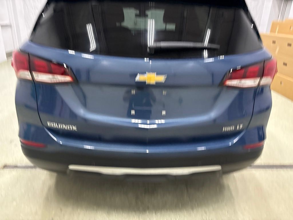 Used 2024 Chevrolet Equinox LT AWD/4WD image 5