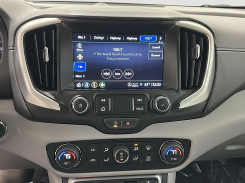 Used 2024 GMC Terrain SLT w/ Tech Package image 13