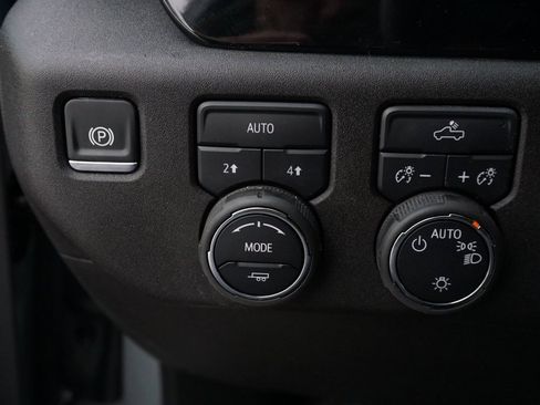 Certified 2025 Chevrolet Silverado 1500 LT image 21