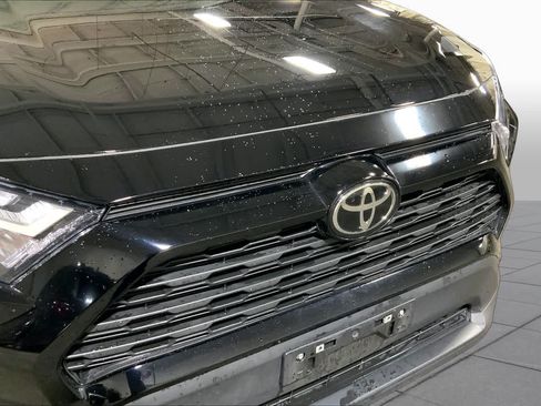 Certified 2025 Toyota RAV4 XLE AWD/4WD image 30