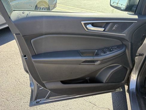 Used 2024 Ford Edge SEL image 3