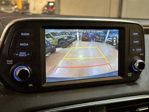 Used 2019 Hyundai Santa Fe Limited image 18