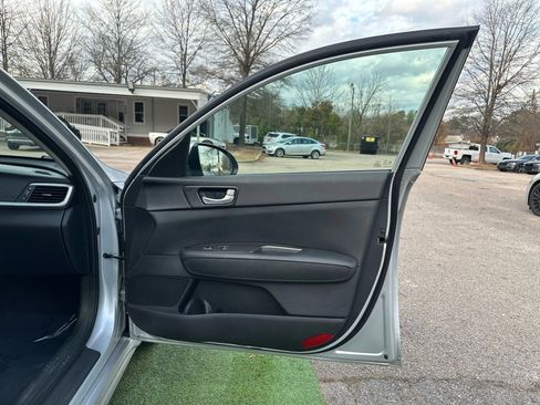 Used 2020 Kia Optima LX image 16