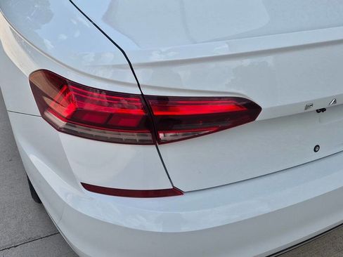 Used 2020 Volkswagen Passat 2.0T SE FWD image 19