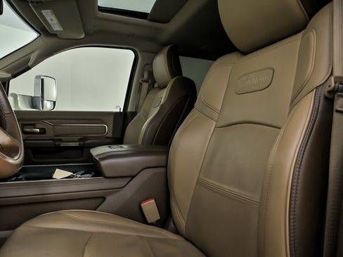 Used 2020 RAM 2500 Limited image 22