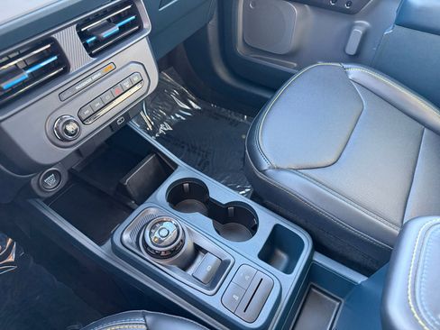 Certified 2025 Ford Maverick Lobo image 13