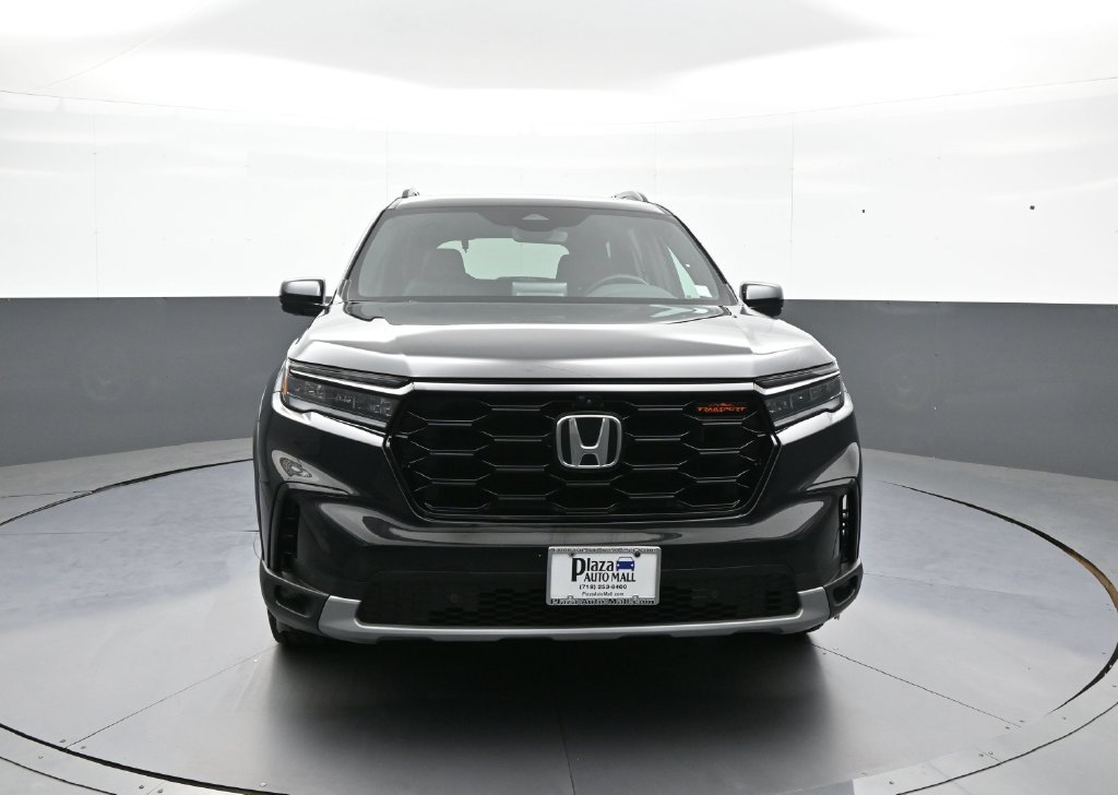 Certified 2024 Honda Pilot TrailSport image 2