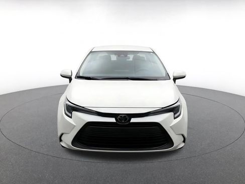 Used 2025 Toyota Corolla LE FWD image 2