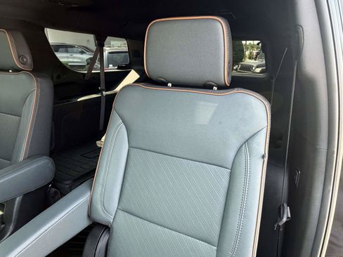 Used 2025 GMC Yukon XL AT4 w/ AT4 Premium Package AWD/4WD image 30