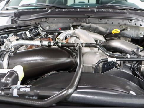 Used 2022 Ford F250 Lariat w/ Black Appearance Pkg image 32