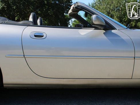 Used 1999 Jaguar XK8 Convertible RWD image 40