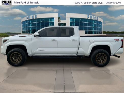 Used 2024 Toyota Tacoma TRD Sport w/ TRD Sport Upgrade Package AWD/4WD image 8