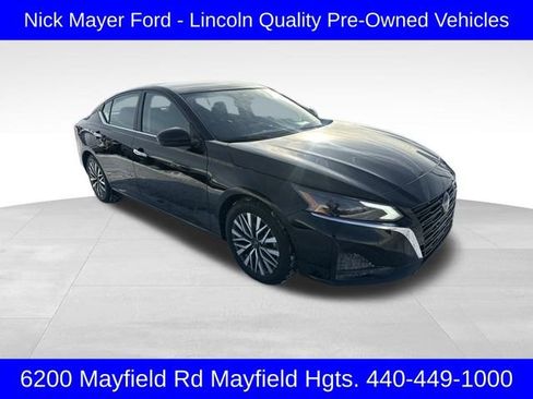 Used 2023 Nissan Altima 2.5 SV image 1