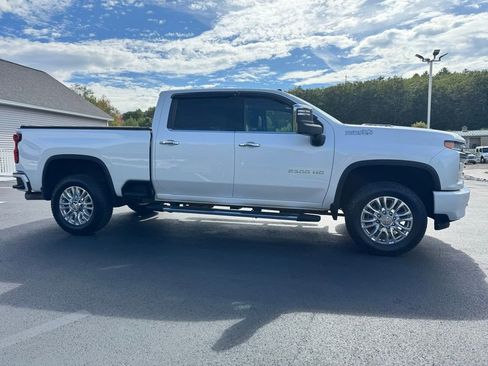 Used 2022 Chevrolet Silverado 2500 High Country w/ Z71 Off-Road Package image 10