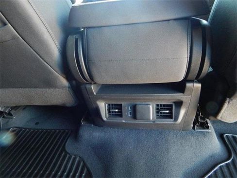 Used 2024 Chevrolet Silverado 1500 LT image 13