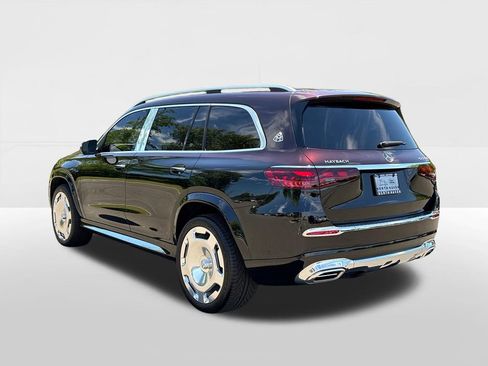 Used 2024 Mercedes-Benz Maybach GLS 600 4MATIC image 2